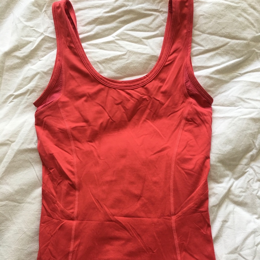 Lululemon pink tank top size 4